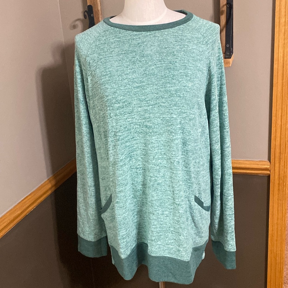 Gadewake green long sleeve crew neck tunic top with pockets size XL